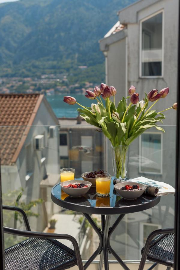Berge Apartments Котор Екстериор снимка