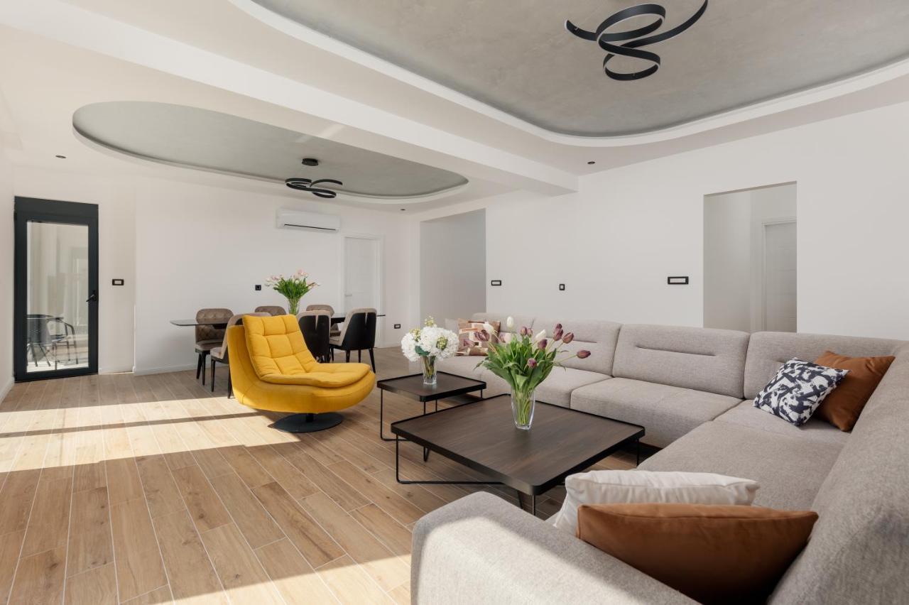 Berge Apartments Котор Екстериор снимка