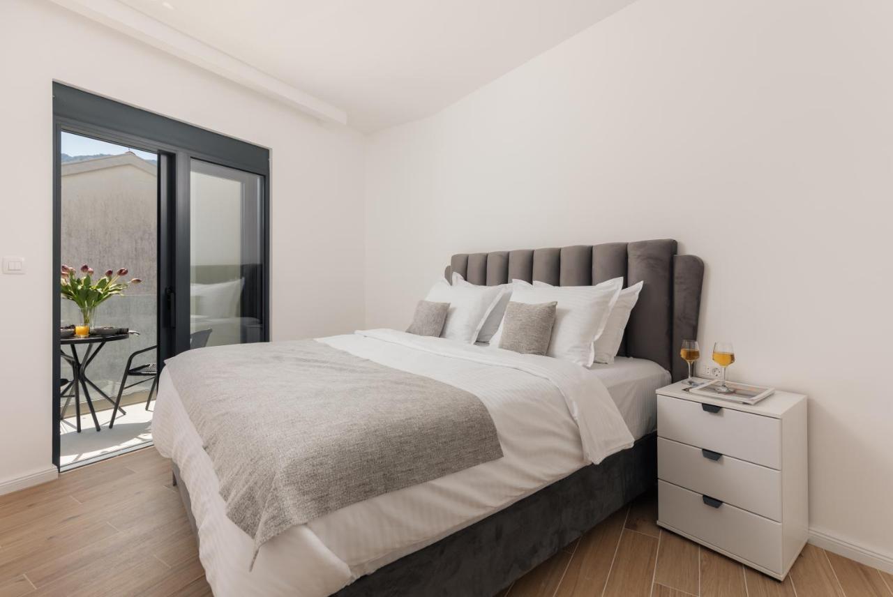 Berge Apartments Котор Екстериор снимка