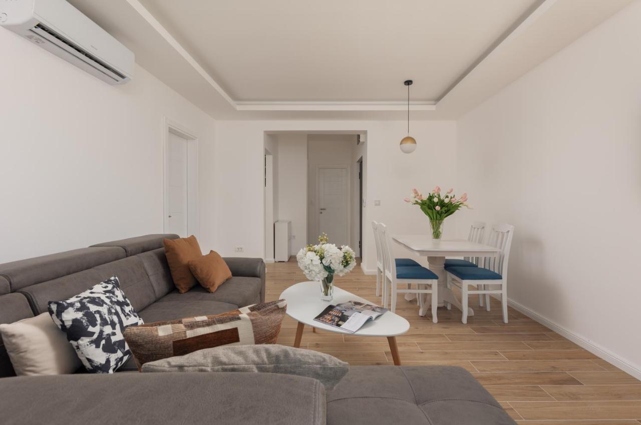 Berge Apartments Котор Екстериор снимка