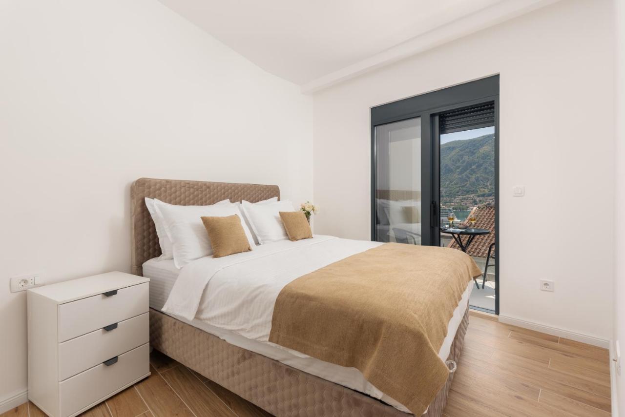 Berge Apartments Котор Екстериор снимка