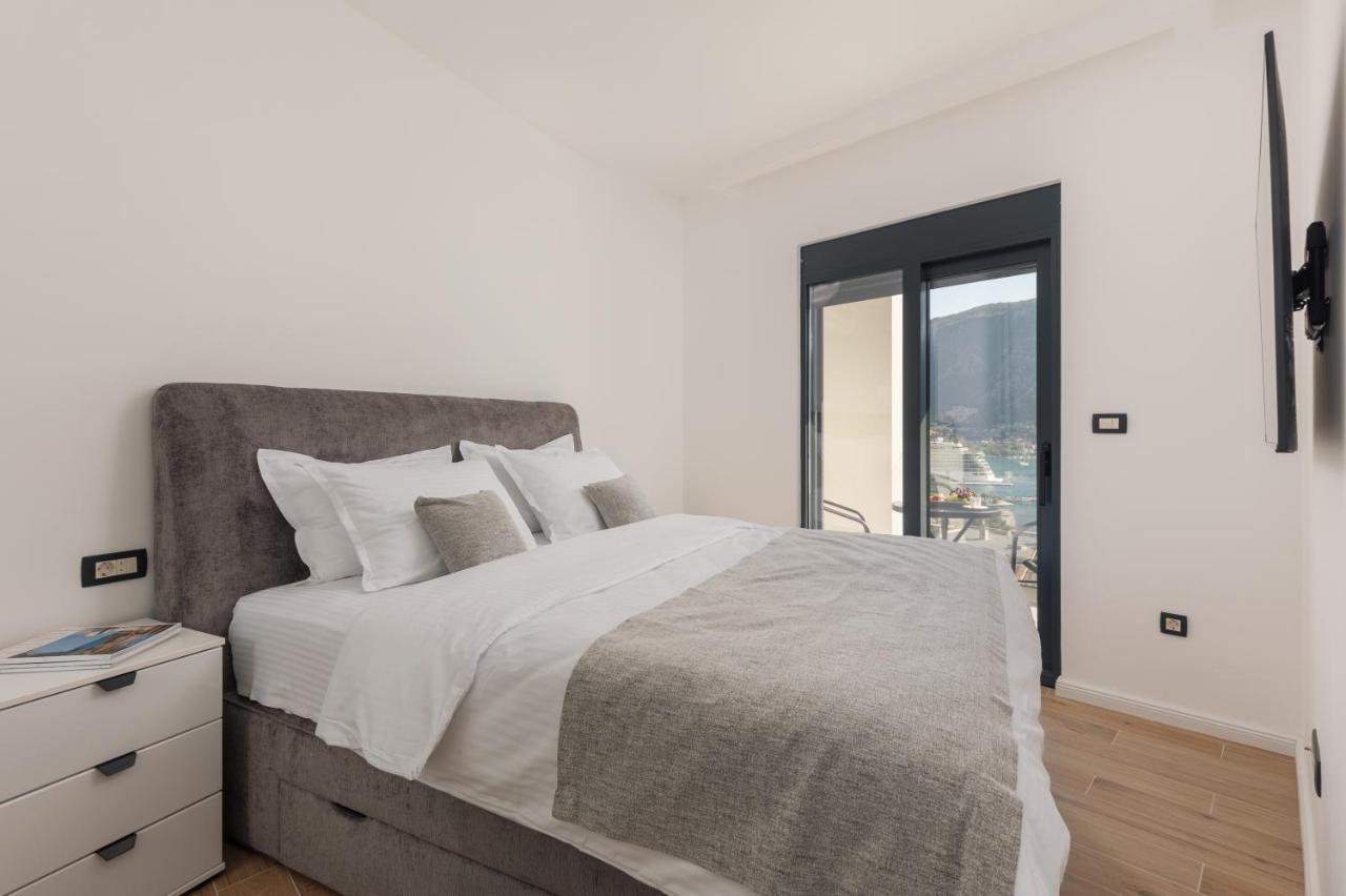 Berge Apartments Котор Екстериор снимка