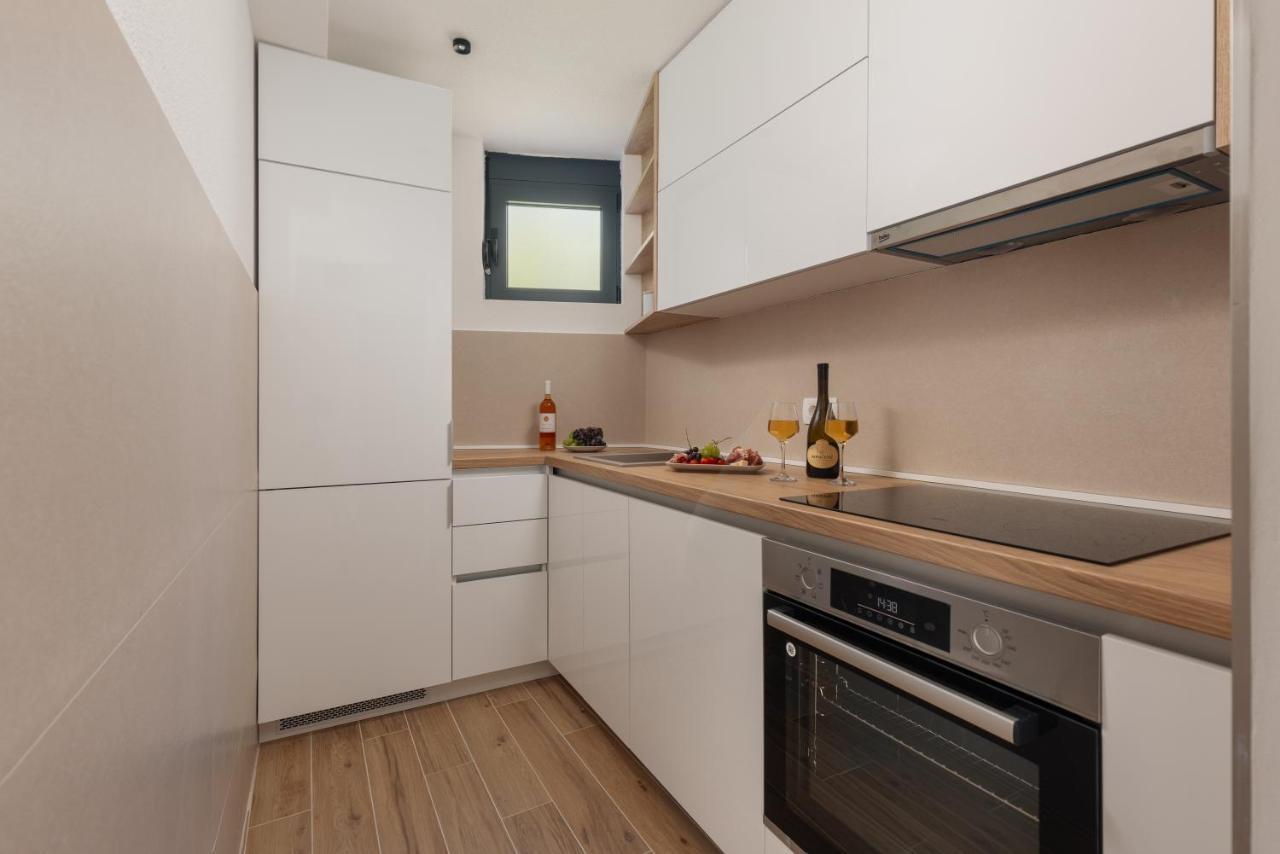 Berge Apartments Котор Екстериор снимка