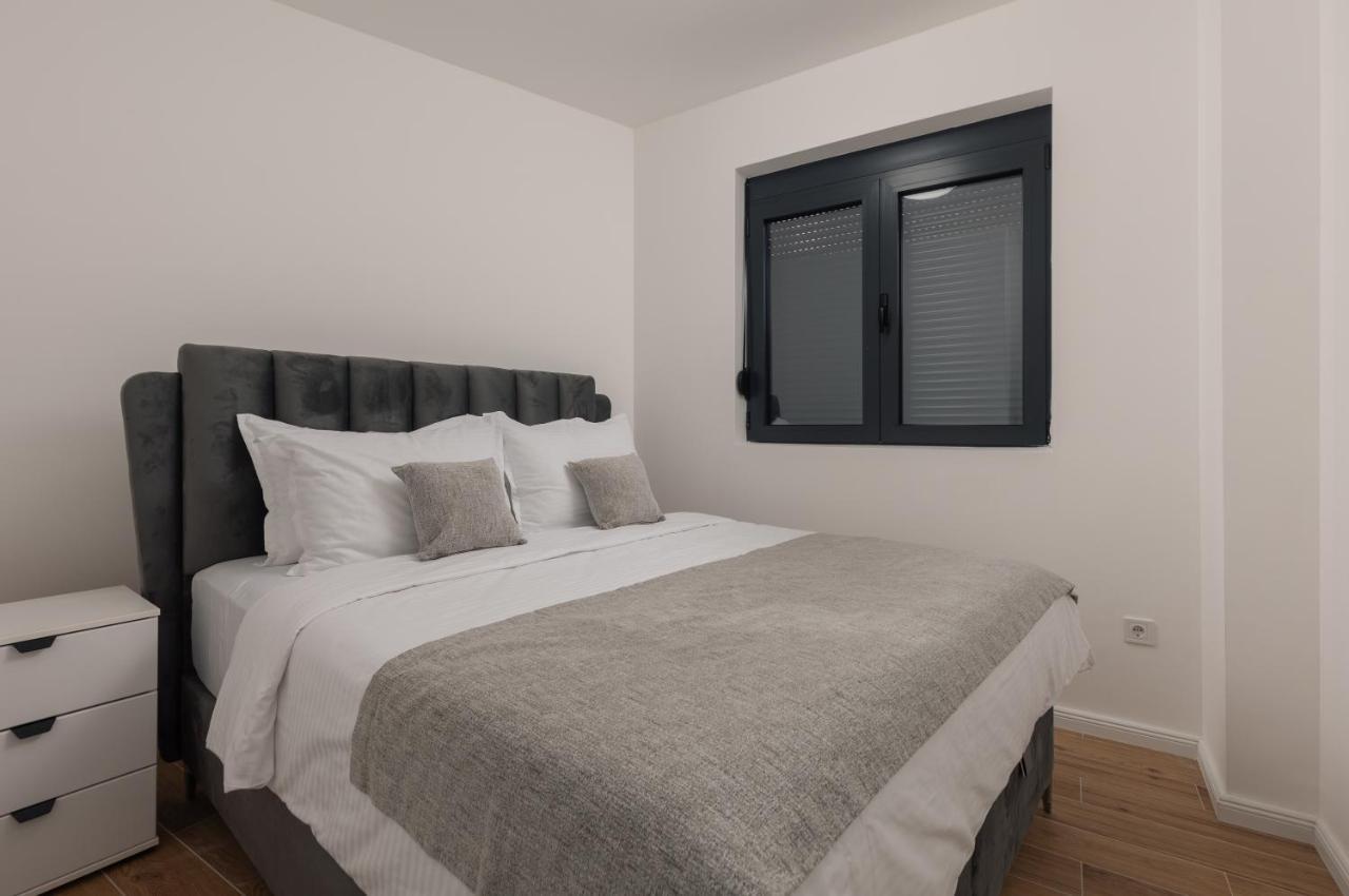 Berge Apartments Котор Екстериор снимка
