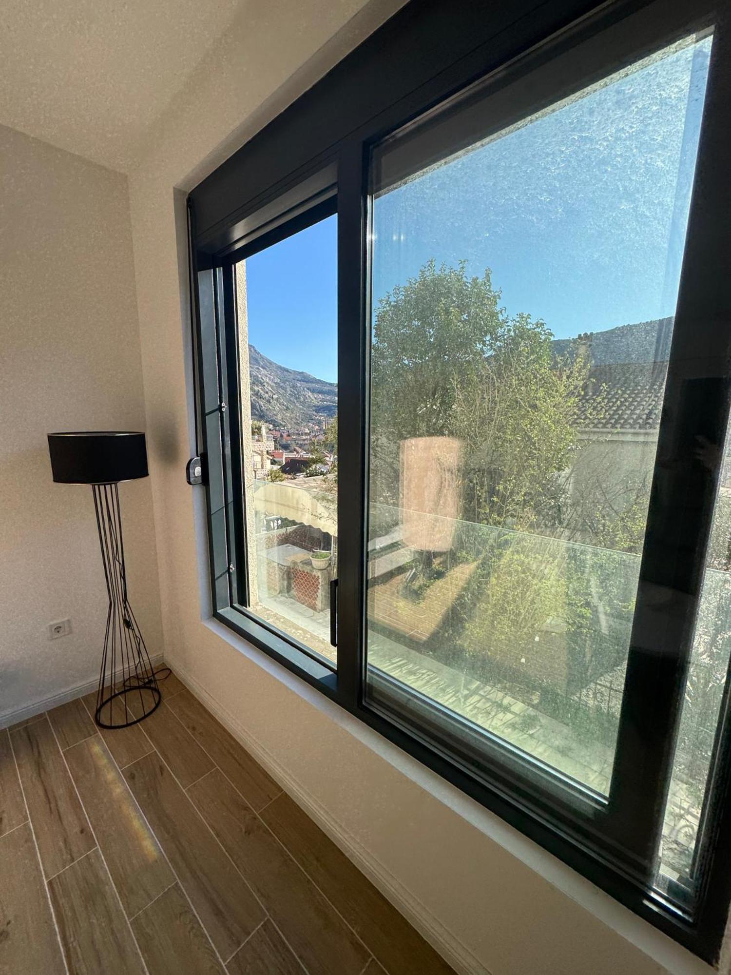 Berge Apartments Котор Екстериор снимка