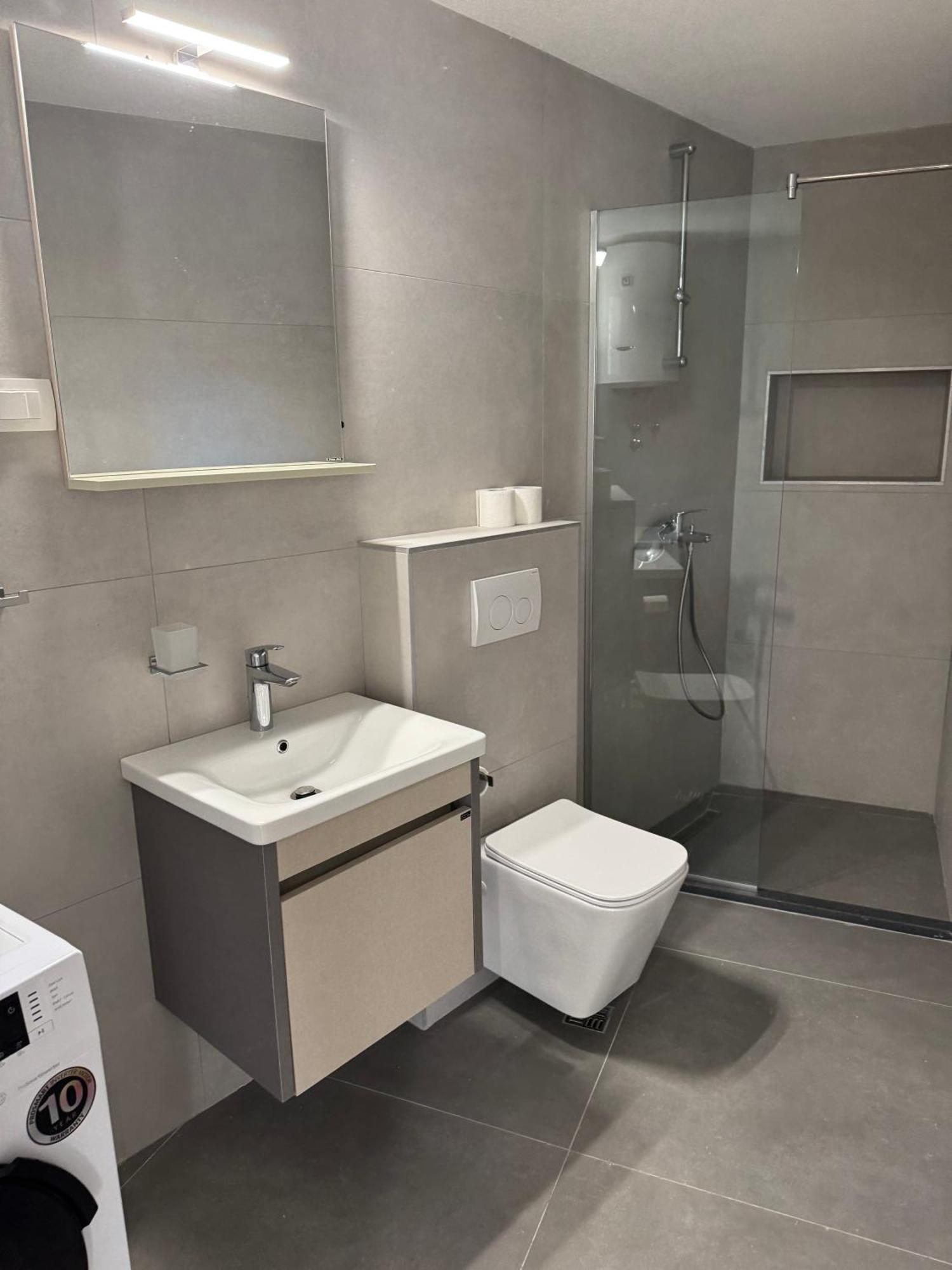 Berge Apartments Котор Екстериор снимка